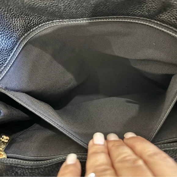 Authentic CHANEL black caviar wooden handle black caviar leather satchel - Picture 10 of 14